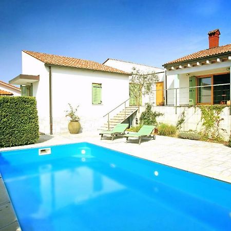 Spacious Villa In Parecag With A Swimming Pool Secovlje Luaran gambar